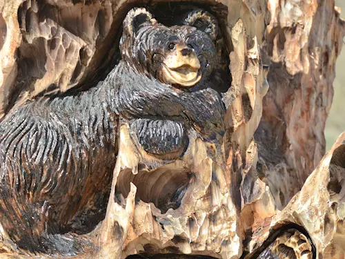 Svatoanenské dřevosochání v Harrachově představí umění dřevosochařů