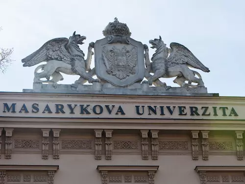 Insignie a archiválie brněnských univerzit