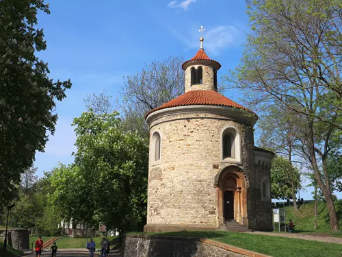 Rotunda sv. Martina na Vyšehradě, Kudy z nudy