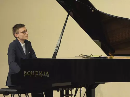 Klavír