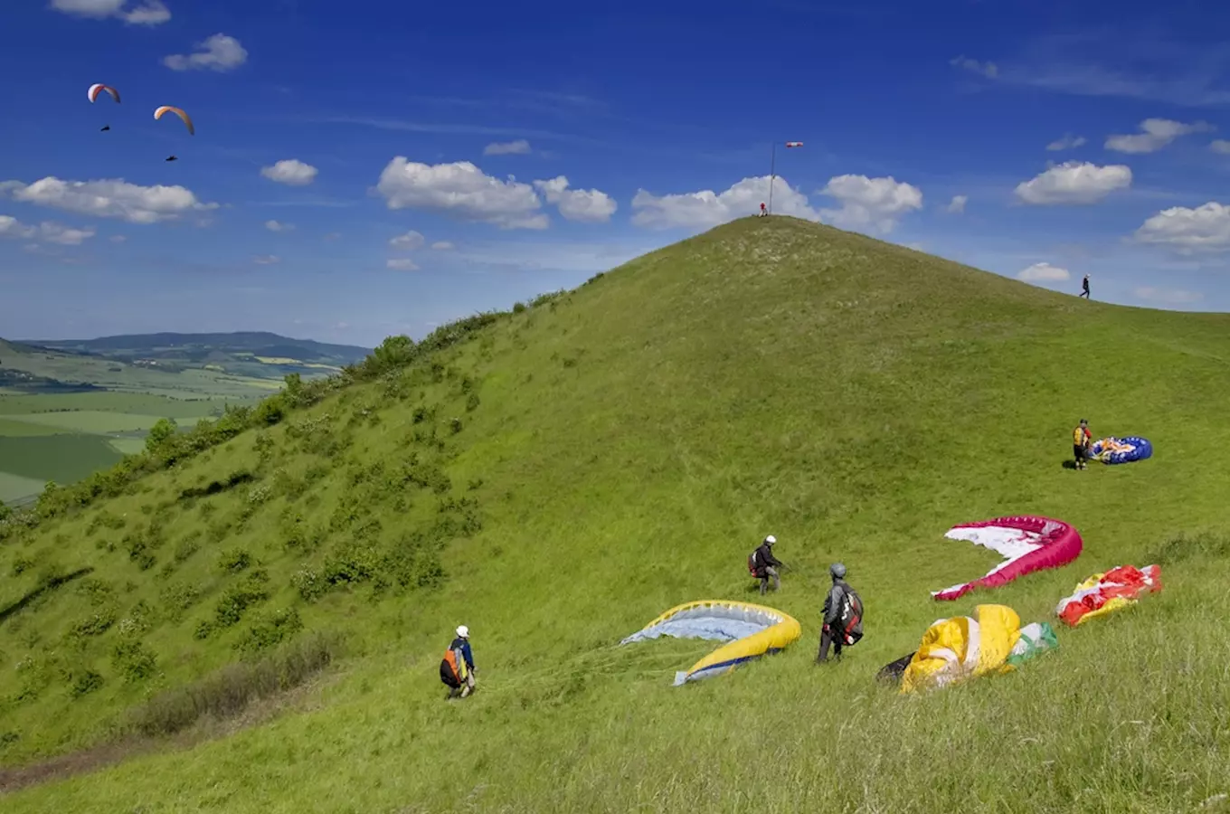 Kurzy paraglidingu na kopci Raná u Loun