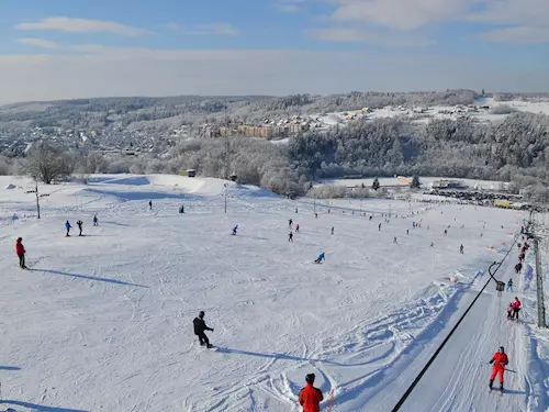 Skiareál Hlubočky – lyžování a snowboarding v blízkosti Olomouce