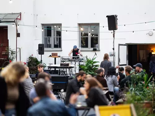 Kampus Fiesta, Kampus Hybernská, Adriána Vančová