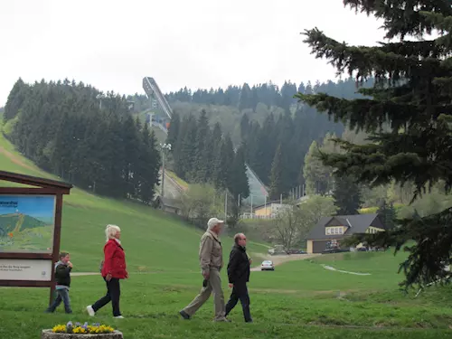 Oberwiesenthal s bobovou dráhou, lanovkou a sjezdovkami