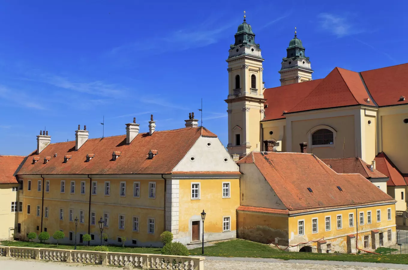 Národní centrum divadla a tance Valtice v bývalé jízdárně valtického zámku