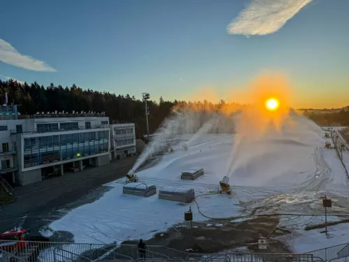 Vysočina Arena – místo konání světových závodů v běhu na lyžích a biatlonu