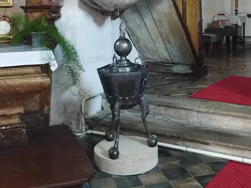 Kostel sv. Václava a dřevěná zvonice v Horním Studenci