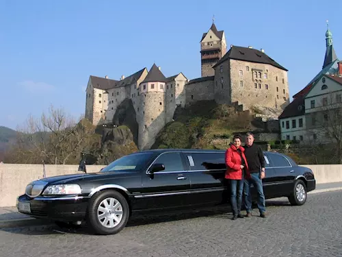 Romantické projížďky a výlety limuzínou po celé České republice