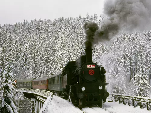 Vánoční parní vlaky na Zubačce: Kořenov – Harrachov