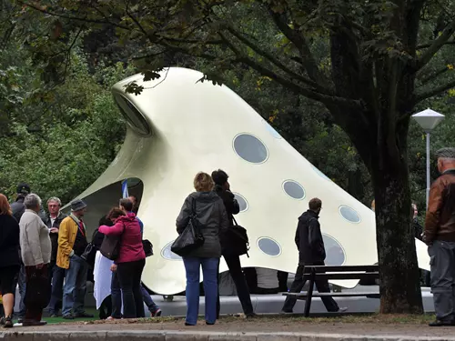 Oko nad Brnem – Kaplického blob jako zastávka na Lesné