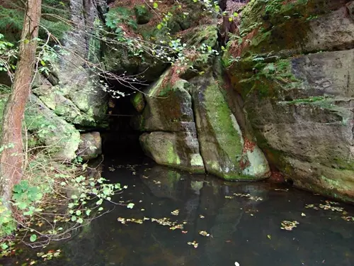 Rusalčina jeskyně u Pavlínina údolí