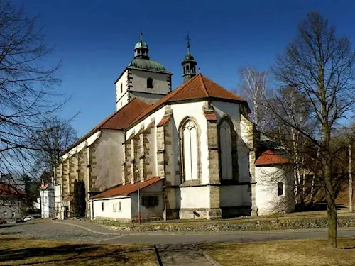 Kostel Narození Panny Marie v Benešově nad Ploučnicí