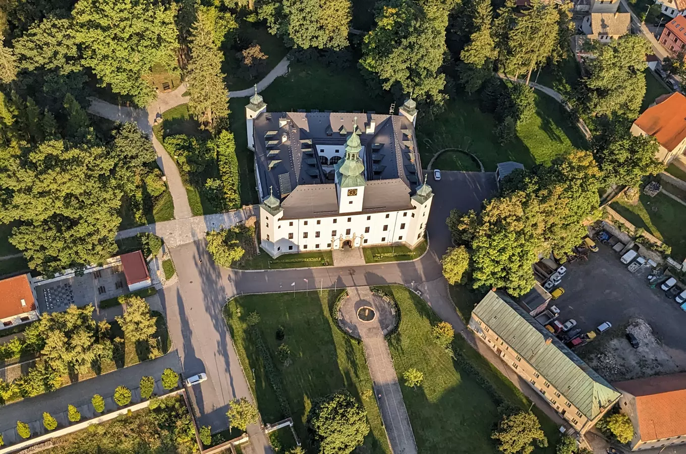 Zámek Třešť – zámecké ubytování, restaurace i wellness