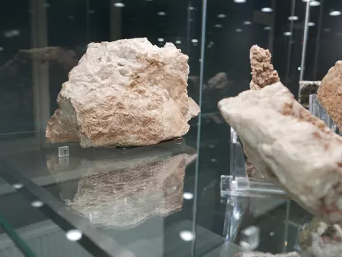 Drahé kameny Podkrkonoší v Muzeum Českého ráje v Turnově