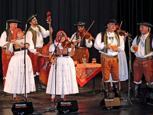 Setkání lidových muzik v Mestské knihovne Praha