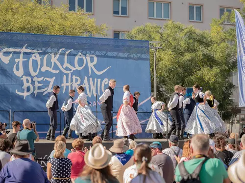 Folklor bez Hranic Ostrava na Masarykově náměstí v roce 2024