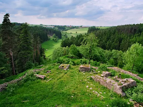 Zřícenina hradu Lísek u Bukova