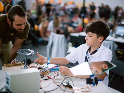 Festivaly pro kutily, vědátory a inovátory: tipy na místa, kde najdou inspiraci