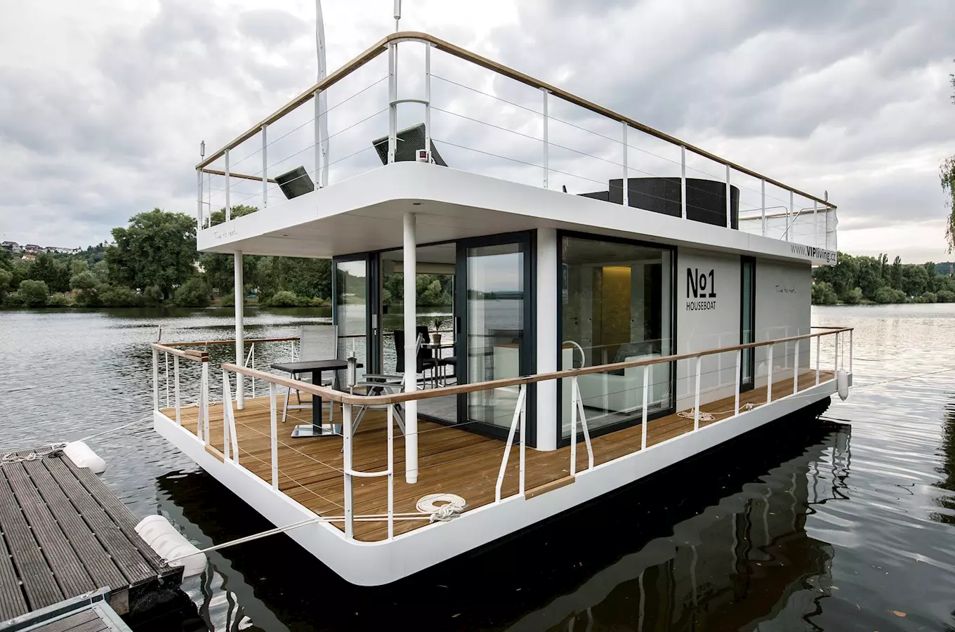 Houseboat botel Lofi - netradiční ubytování v srdci Prahy 