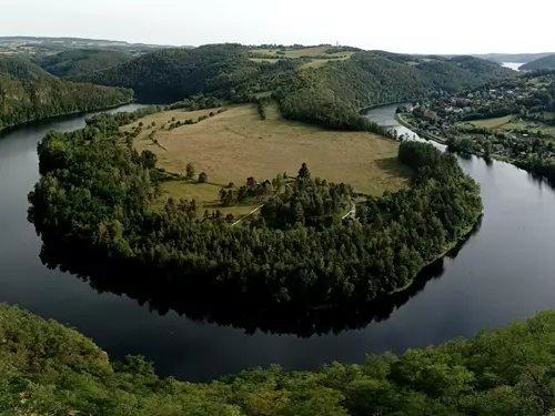 Vyhlídka z Altánu na Solenickou podkovu – romantický výhled na meandr Vltavy