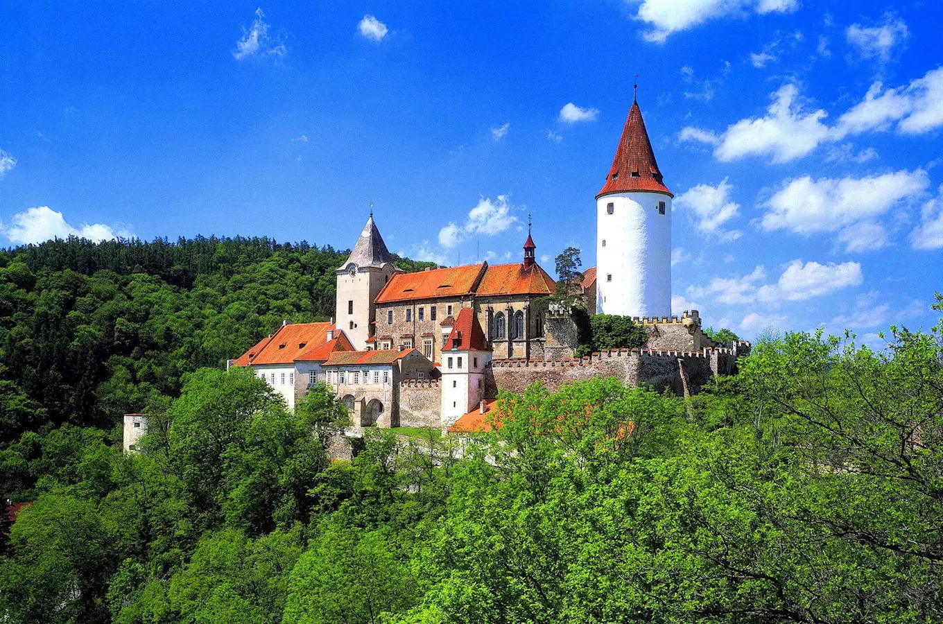 Hrad Křivoklát – královský hrad s nádhernými a vzácnými sbírkami