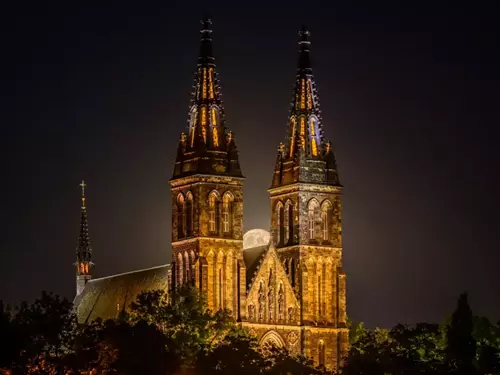 Praha: nejkrásnější město světa a jeho tradice, Kudy z nudy