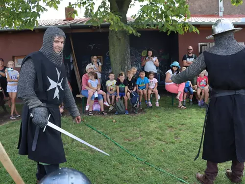 Setkání se šermíři v HistoryParku Ledčice