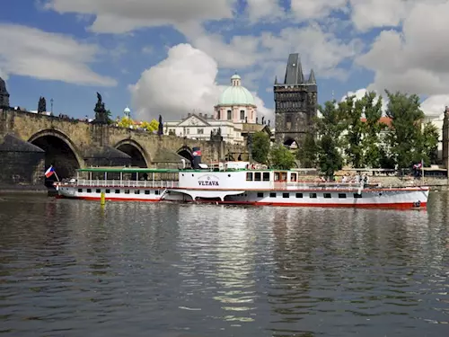 Praha má dvě nové kulturní památky – historické parníky Vltava a Vyšehrad