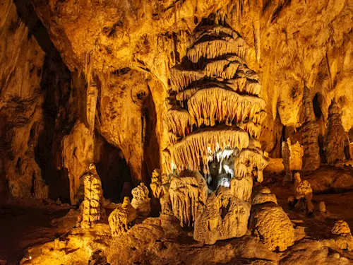 Moravský kras láká i v zimě – vydejte se do tajemných jeskynních komplexů