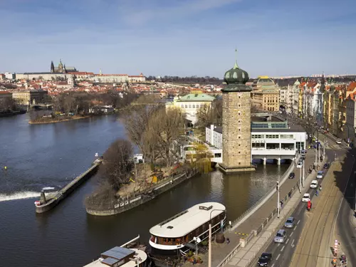 Výstavní síň Mánes v Praze – budova Spolku výtvarných umělců Mánes