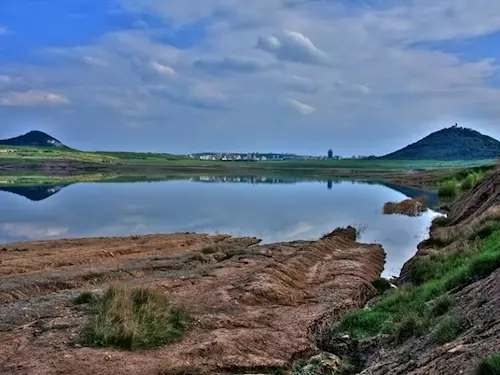 Mostecké jezero