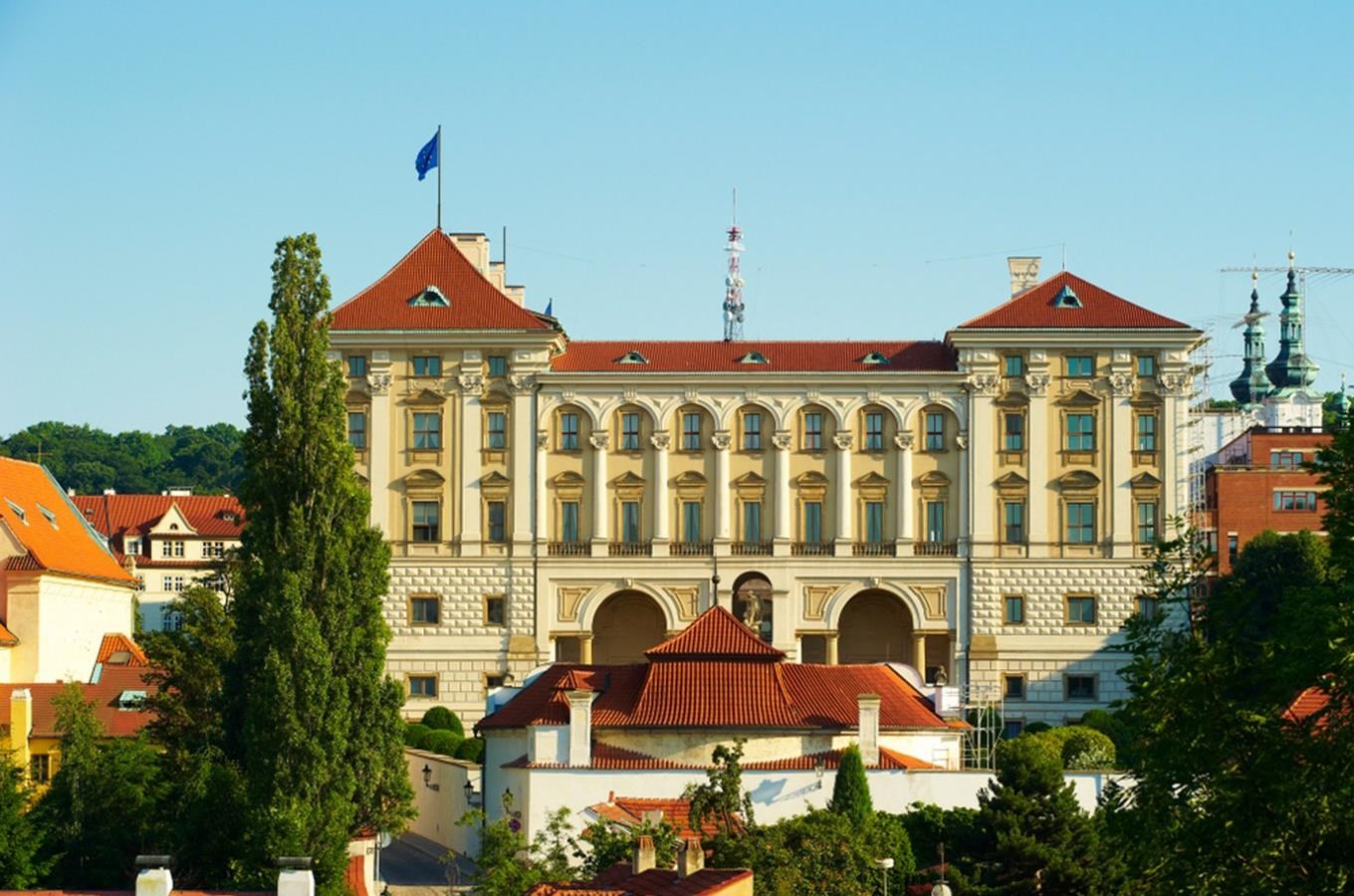 Kdy byl postaven Černínský palác?