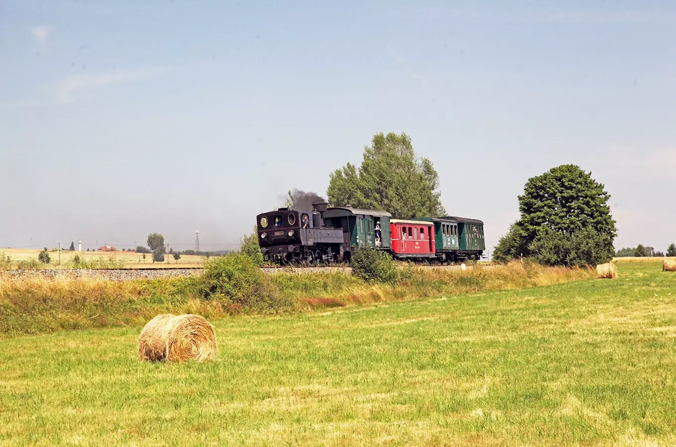 Svezte se o víkendu do Bezdružic parní lokomotivou – dráha slaví 120 let provozu