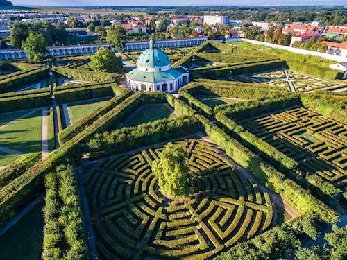 Zámek Kroměříž: letní sídlo olomouckých arcibiskupů s překrásnými zahradami