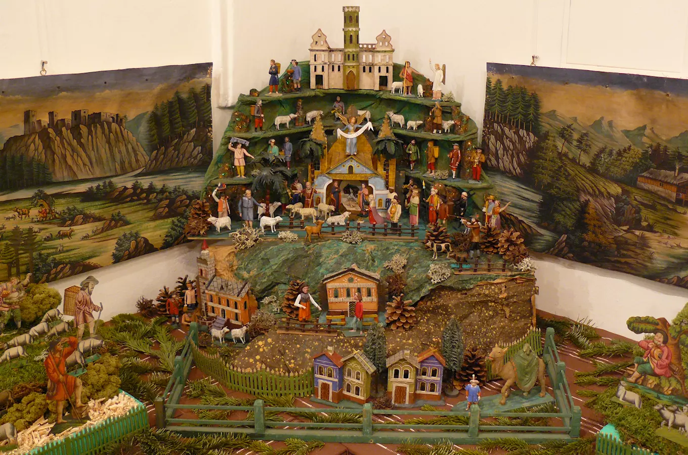 Výstava Historické betlémy a vánoční ozdoby ve Velvarech 3.12. 2023 – 20.1. 2024
