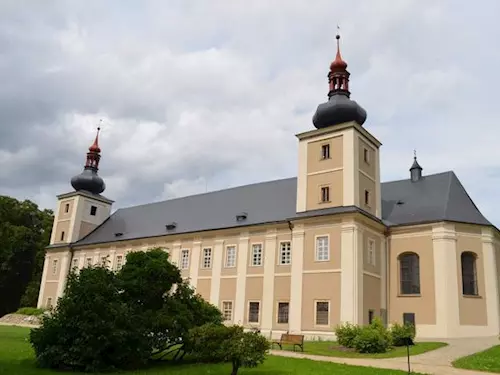 Zámecká kaple sv. Cyrila a Metoděje v Loučné nad Desnou