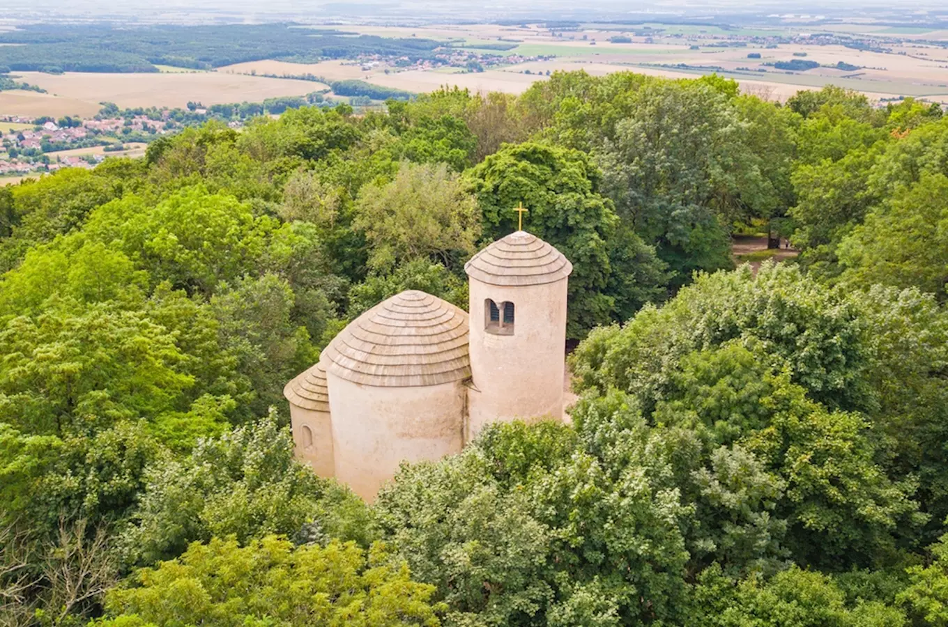 Rotunda Říp, Kudy z nudy