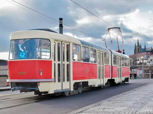 Dobovou tramvají do listopadu '89 aneb Konečná stanice Národní třída