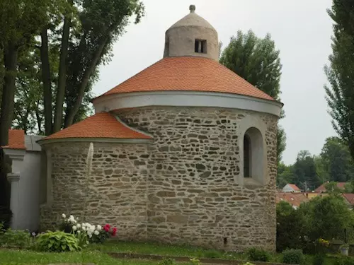 Románská rotunda v Plavči