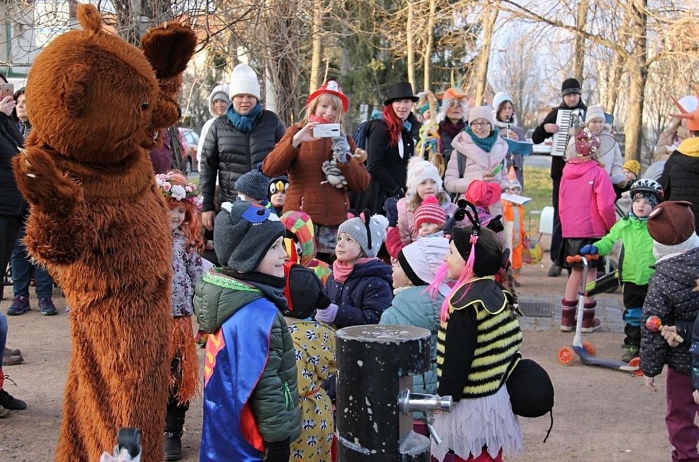 Masopustní průvod s Rodinným centrem K2 – Kudy z nudy