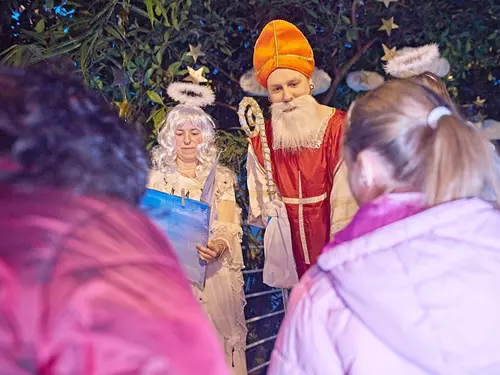 Mikuláš v džungli a čert na poušti