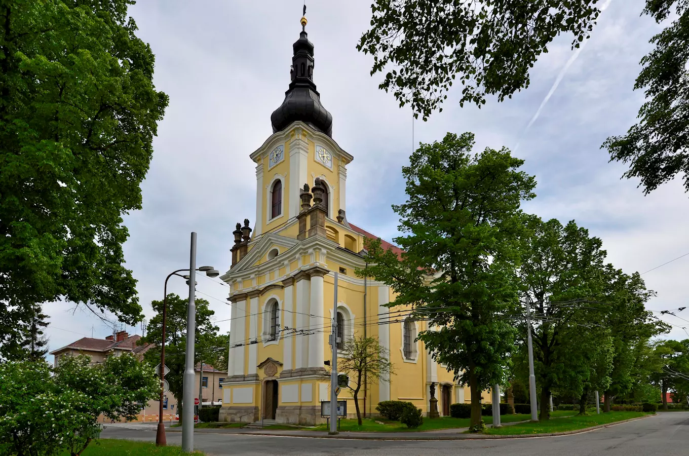 Kostel sv. Antonína Poustevníka u Hradce Králové