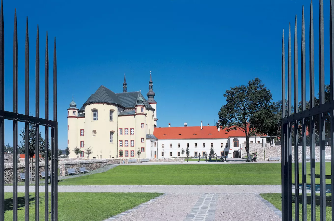 Klášterní zahrady v Litomyšli – obdivujte krásu zahrad i sochy Olbrama Zoubka