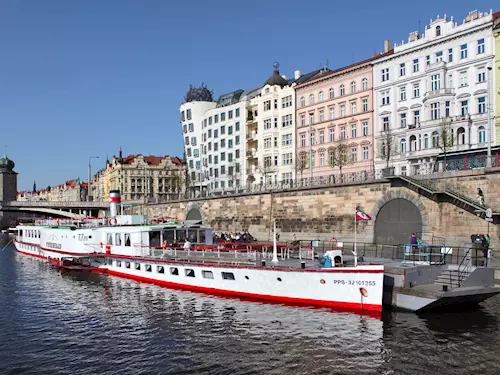 Parník Vyšehrad v Praze – nejstarší parník na Vltavě