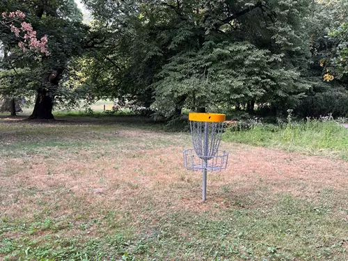 Discgolf v zámeckém parku ve Veselí nad Moravou