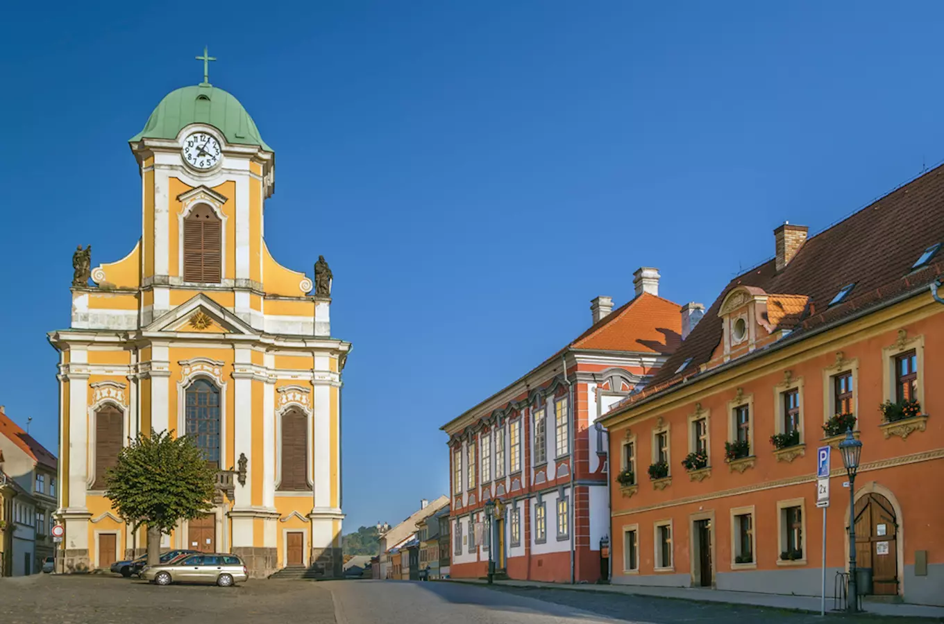 Barokní kostel sv. Petra a Pavla v Úštěku