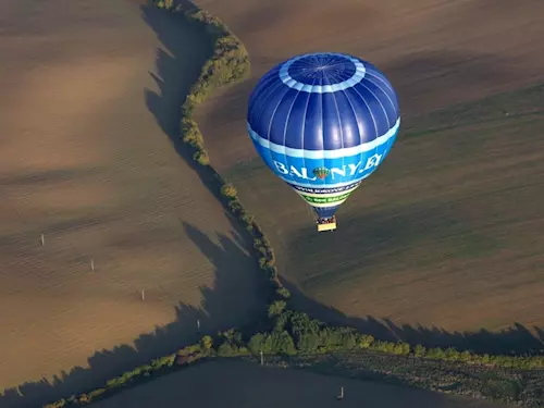 Vyhlídkový let balónem – plujte s námi v největším horkovzdušném balonu 