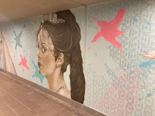 Tři oříšky pro Popelku – mural v podchodu ve Šlapanicích