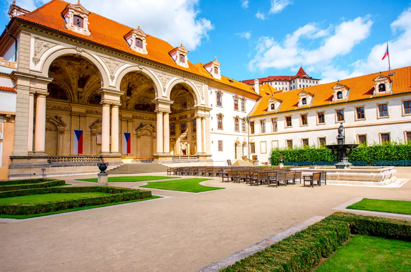 Valdštejnský palác v Praze na Malé Straně