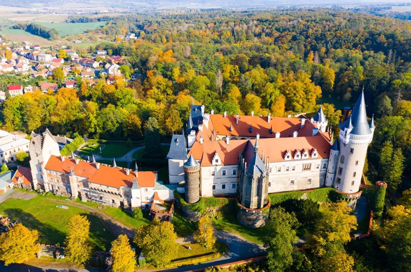 Sezóna na hradech a zámcích ještě nekončí – nenechte si ujít speciální prohlídky